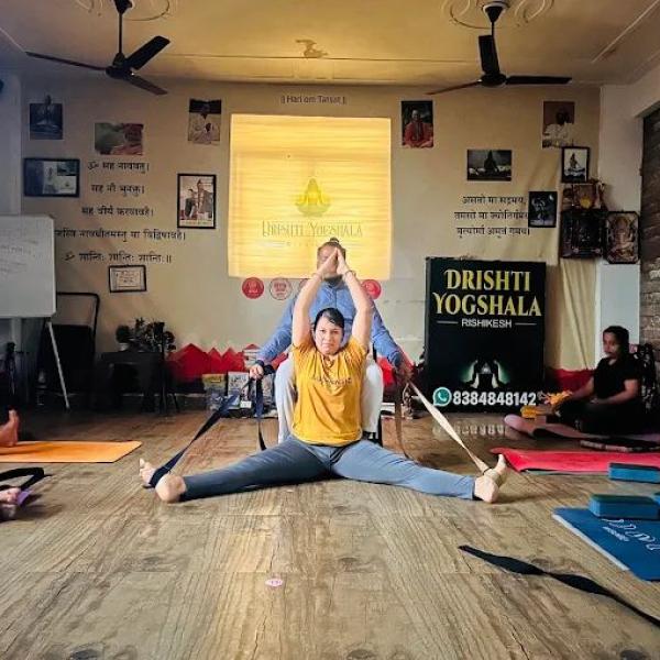 Yogacharya Dheeraj Chauhan (Drishti Yogshala)